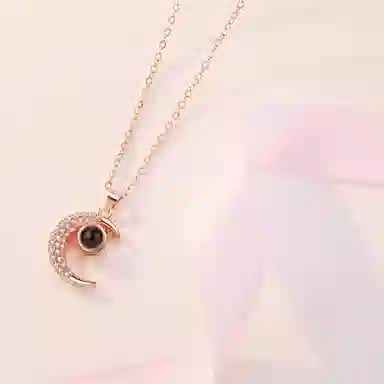 925