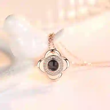 925