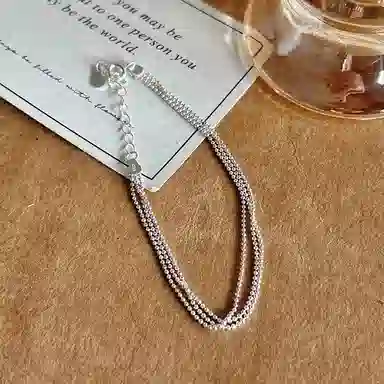 925