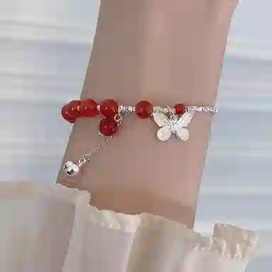 925