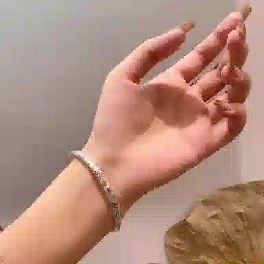999