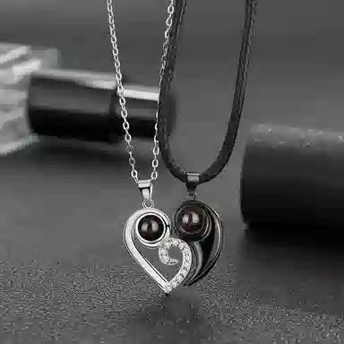 925