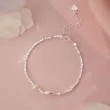 925