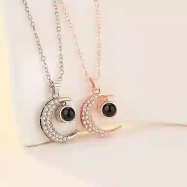 925