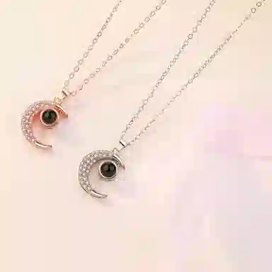 925