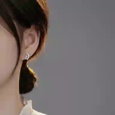 S925