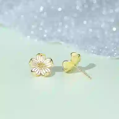 925