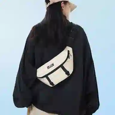 特步 单肩包潮流机能风胸包轻便多功能耐用运动学生早八通勤 织物 斜挎包 男女同款情侣款 多色