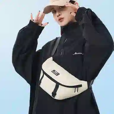 特步 单肩包潮流机能风胸包轻便多功能耐用运动学生早八通勤 织物 斜挎包 男女同款情侣款 多色