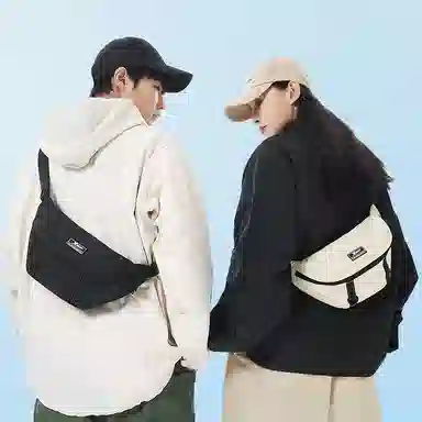 特步 单肩包潮流机能风胸包轻便多功能耐用运动学生早八通勤 织物 斜挎包 男女同款情侣款 多色