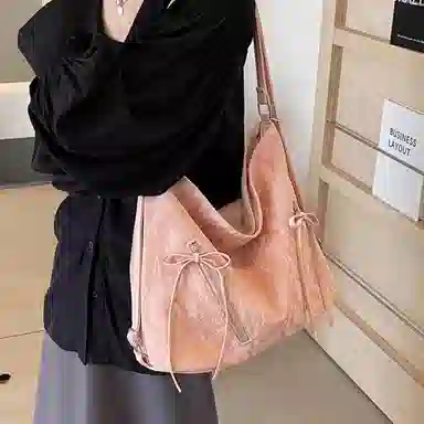 Jade en plus Tote Bag