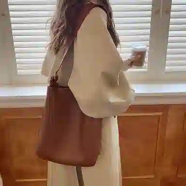 Jade en plus Bucket Bag