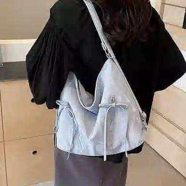 Jade en plus Tote Bag