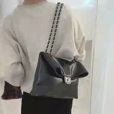 Jade en plus Tote Bag