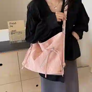 Jade en plus Tote Bag