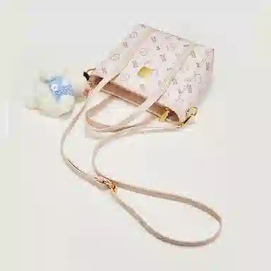 Jade en plus Kitty PU