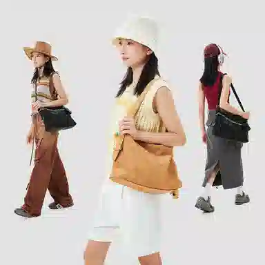 Jade en Plus Bucket Bag