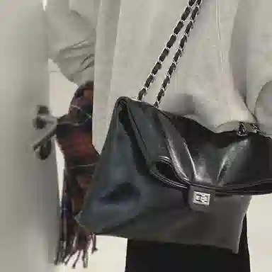 Jade en plus Tote Bag