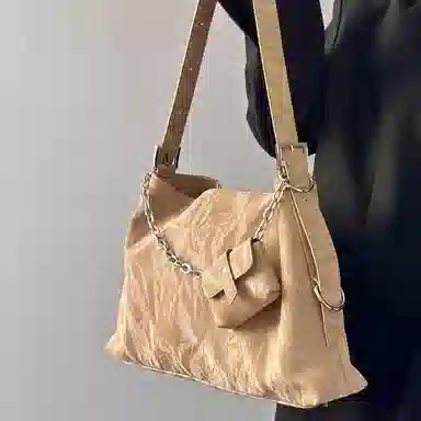 Jade en Plus Bucket Bag