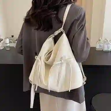 Jade en plus Tote Bag