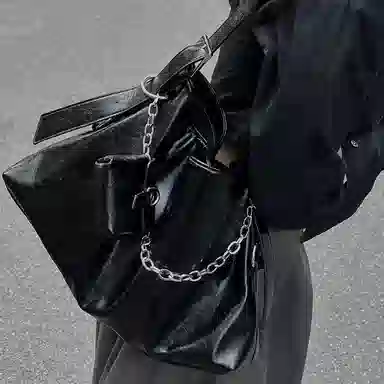 Jade en Plus Bucket Bag