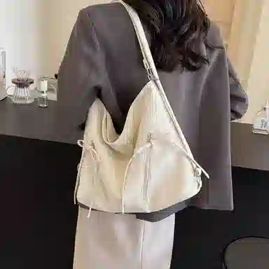 Jade en plus Tote Bag