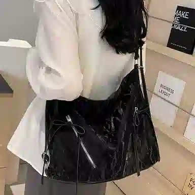 Jade en plus Tote Bag