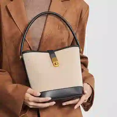 Jade en plus Bucket Bag
