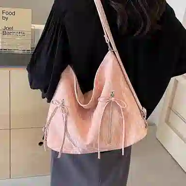 Jade en plus Tote Bag