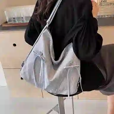 Jade en plus Tote Bag