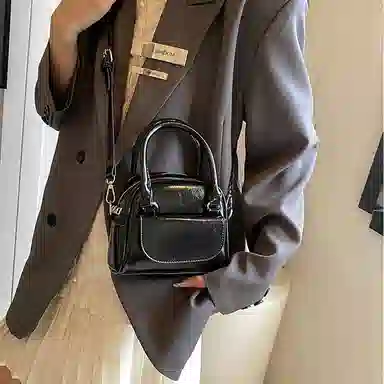 Jade en plus Boston Bag