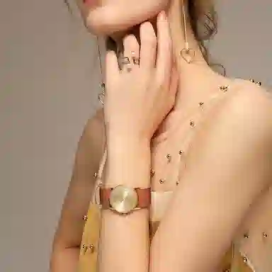 TID Watches Small Gold Vintage