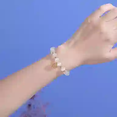 999