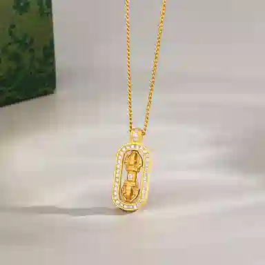 925