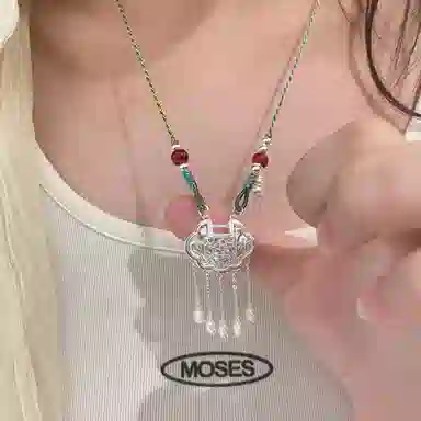 999