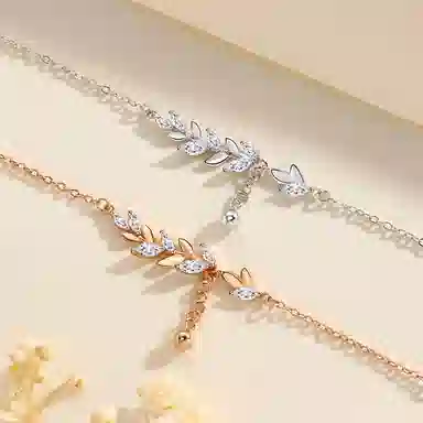 925