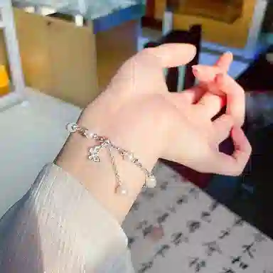 925