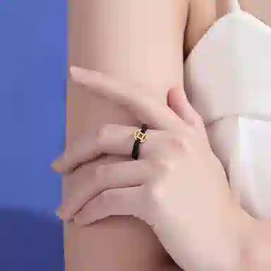 999