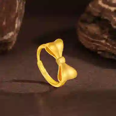 925