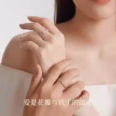925