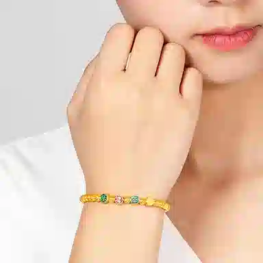 999