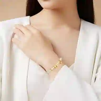 999