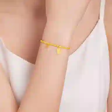 990