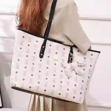 PESASRIE Tote