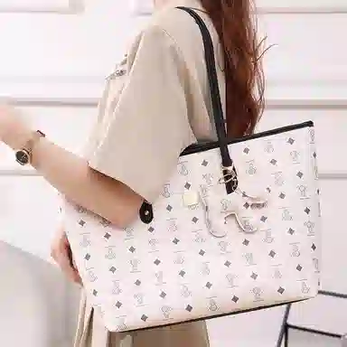 PESASRIE Tote