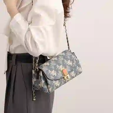 PESASRIE PVC