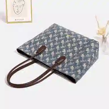 PESASRIE PVC Tote