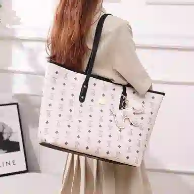 PESASRIE Tote