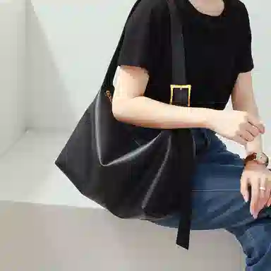 PESASRIE Tote