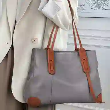 PESASRIE Tote